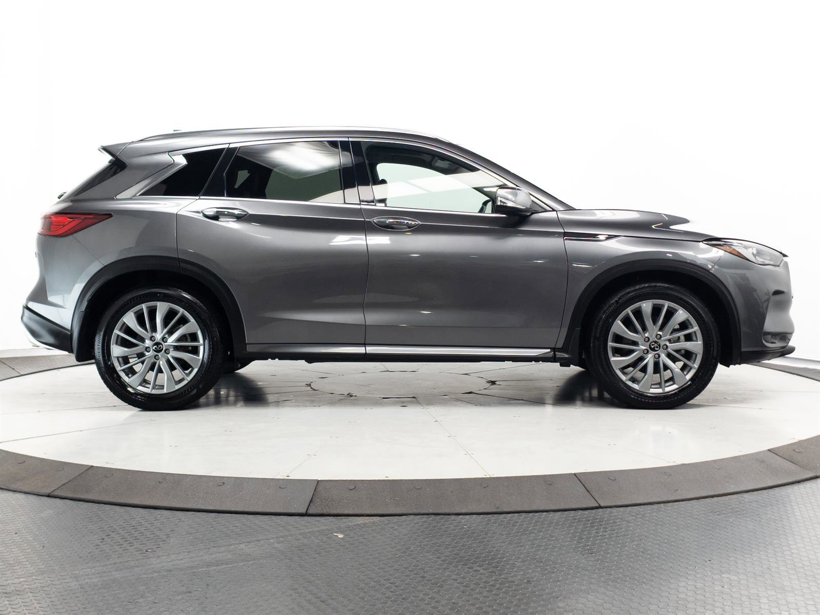 Used 2023 INFINITI QX50 Luxe AWD/4WD image 13