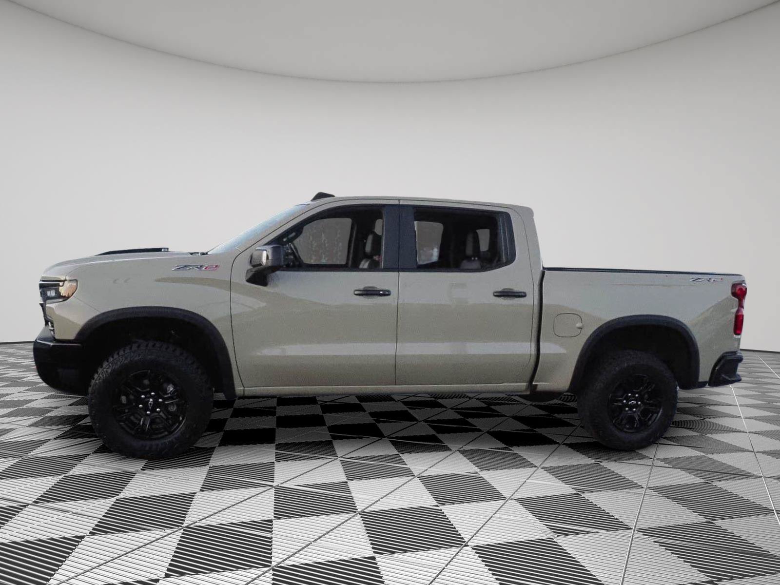 Used 2022 Chevrolet Silverado 1500 ZR2 w/ Technology Package AWD/4WD image 4