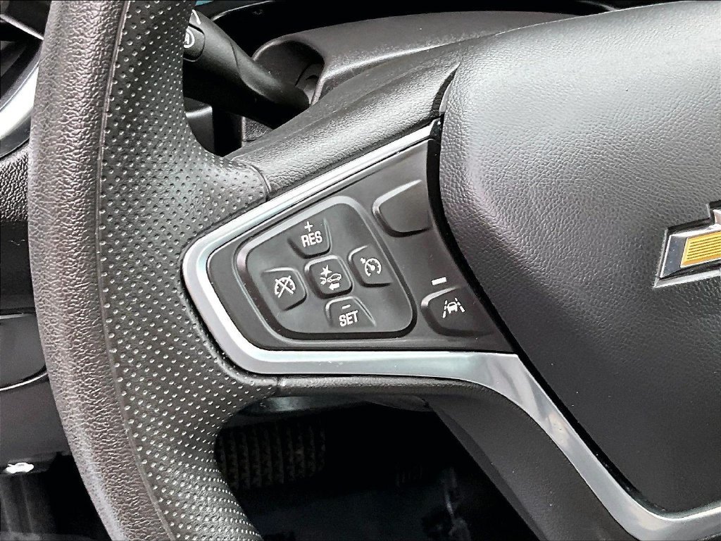 Used 2023 Chevrolet Equinox LS AWD/4WD image 18
