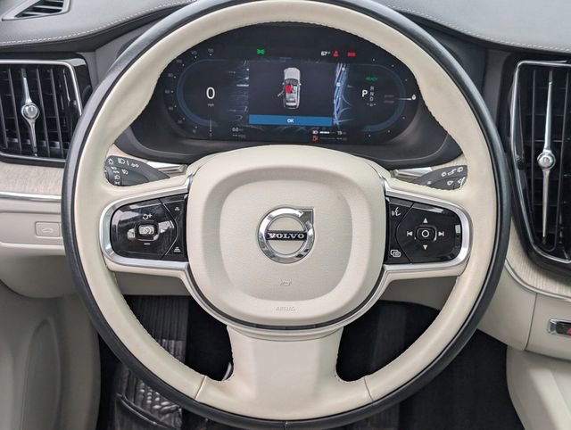 Used 2023 Volvo XC60 T8 Ultimate w/ Climate Package image 11