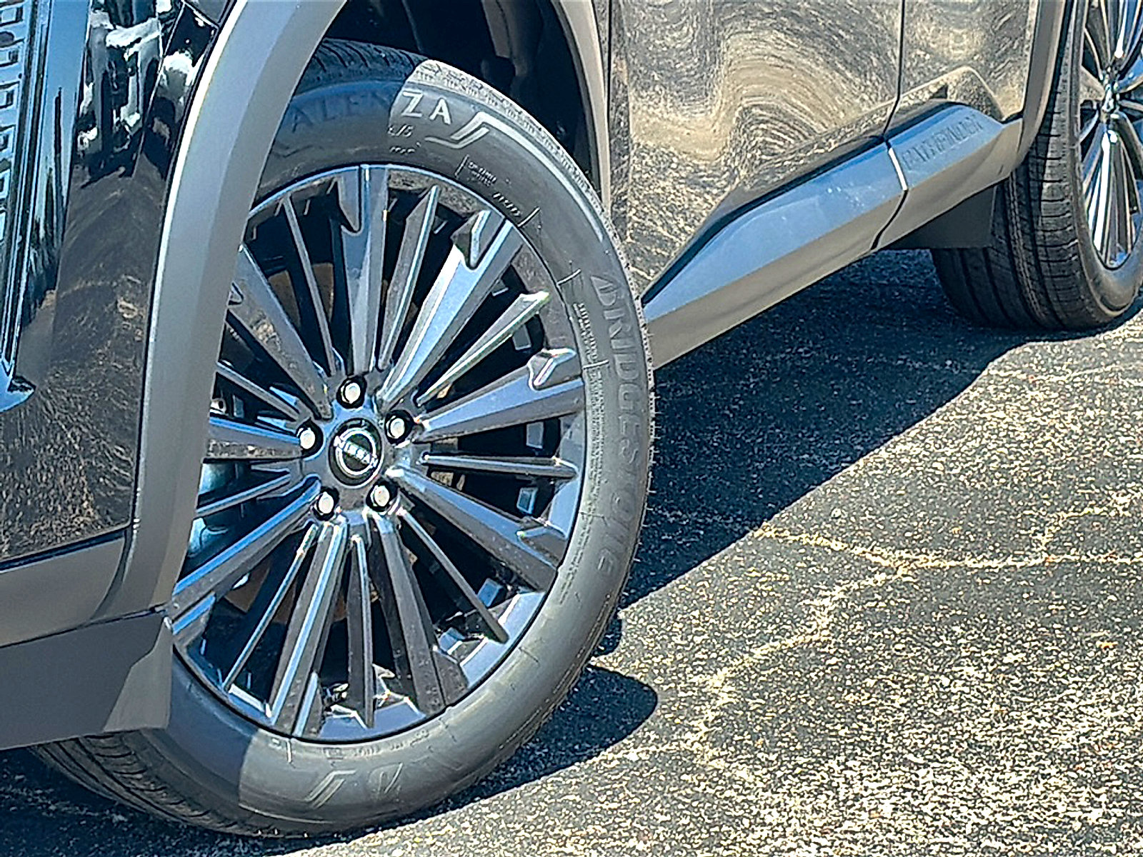 New 2026 Nissan Pathfinder SL w/ SL Premium Package FWD image 3