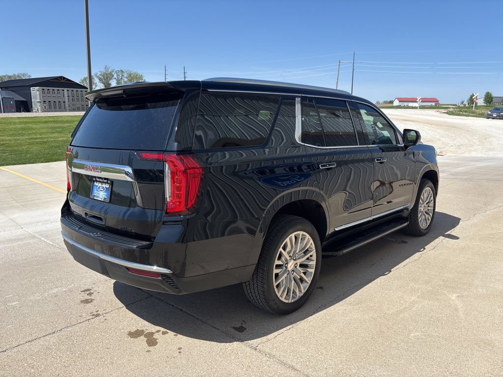 Used 2024 GMC Yukon SLT AWD/4WD image 4