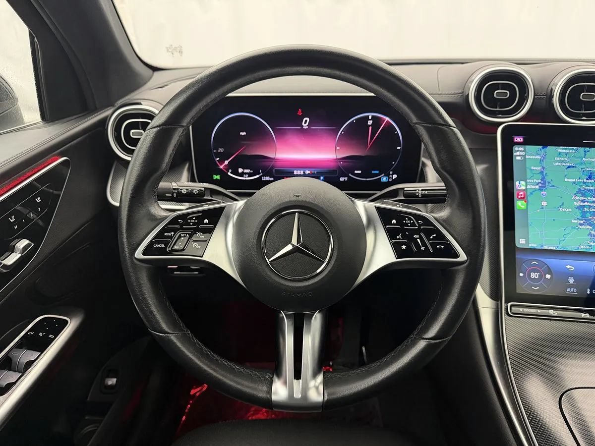 Used 2024 Mercedes-Benz GLC 300 4MATIC image 9