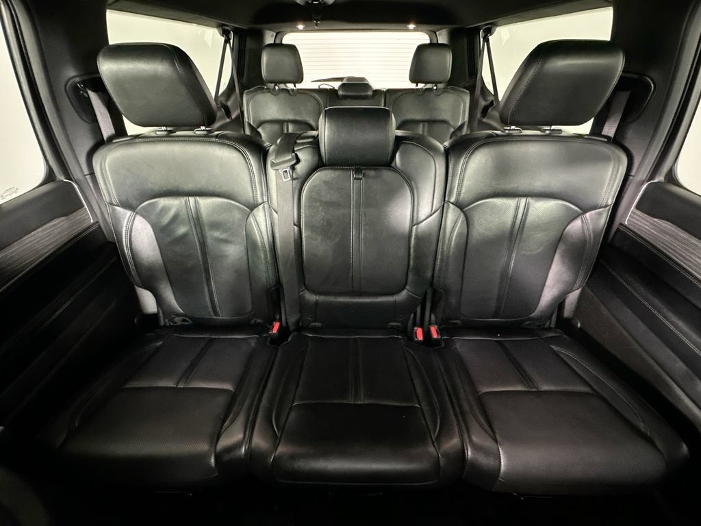 Used 2024 Jeep Wagoneer L Series II w/ Flexible Seating Group RWD image 13