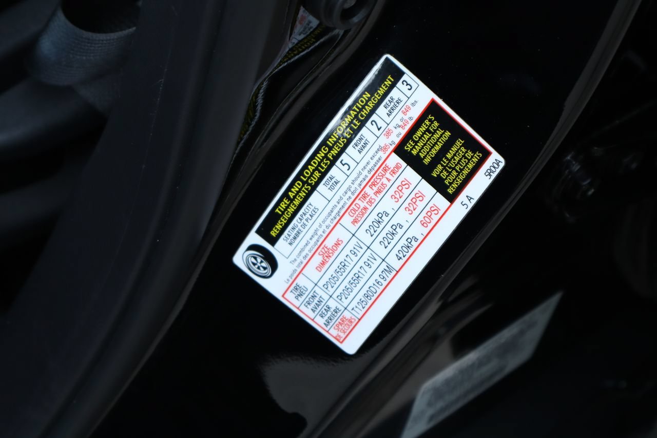 Used 2022 Nissan Kicks SV w/ Interior Electronics Package FWD image 28