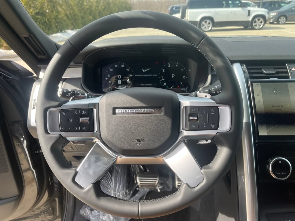 New 2026 Land Rover Discovery Dynamic SE AWD/4WD image 14