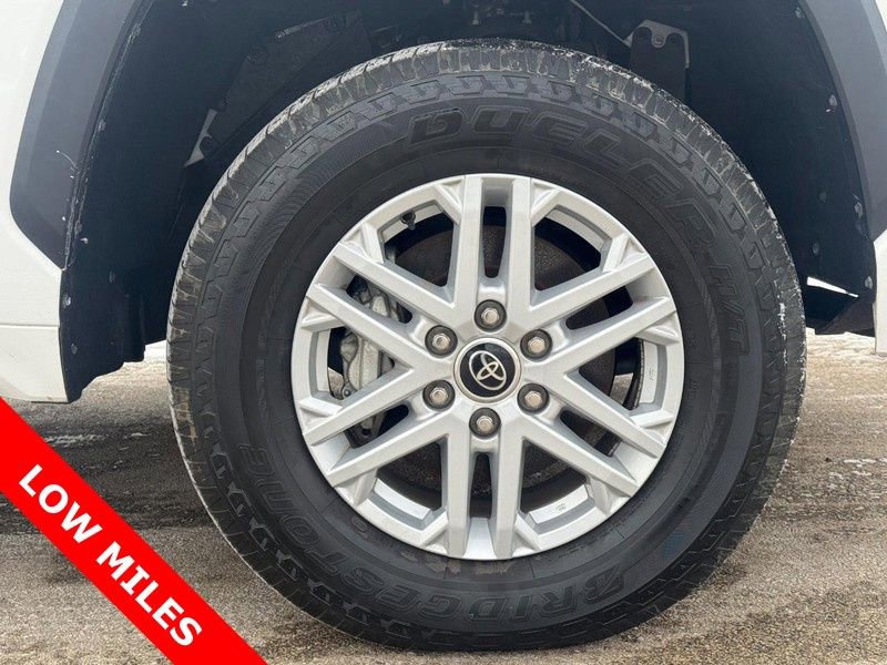 Used 2022 Toyota Tundra SR5 w/ SR5 Convenience Package AWD/4WD image 7