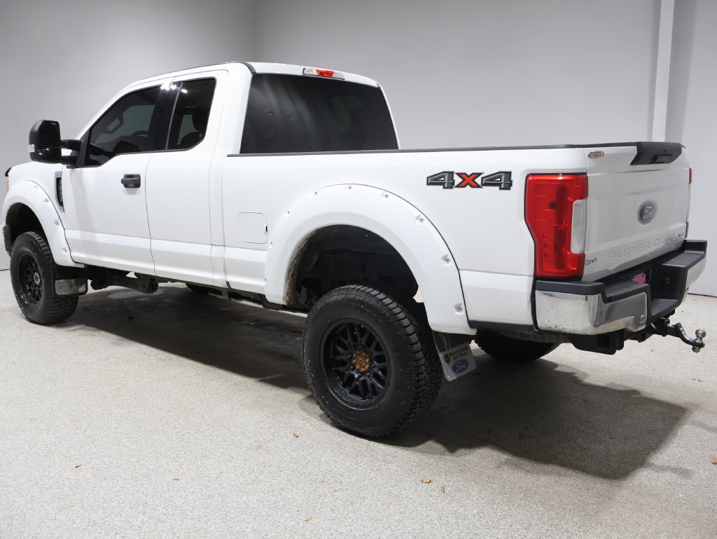 Used 2017 Ford F250 XLT AWD/4WD image 5