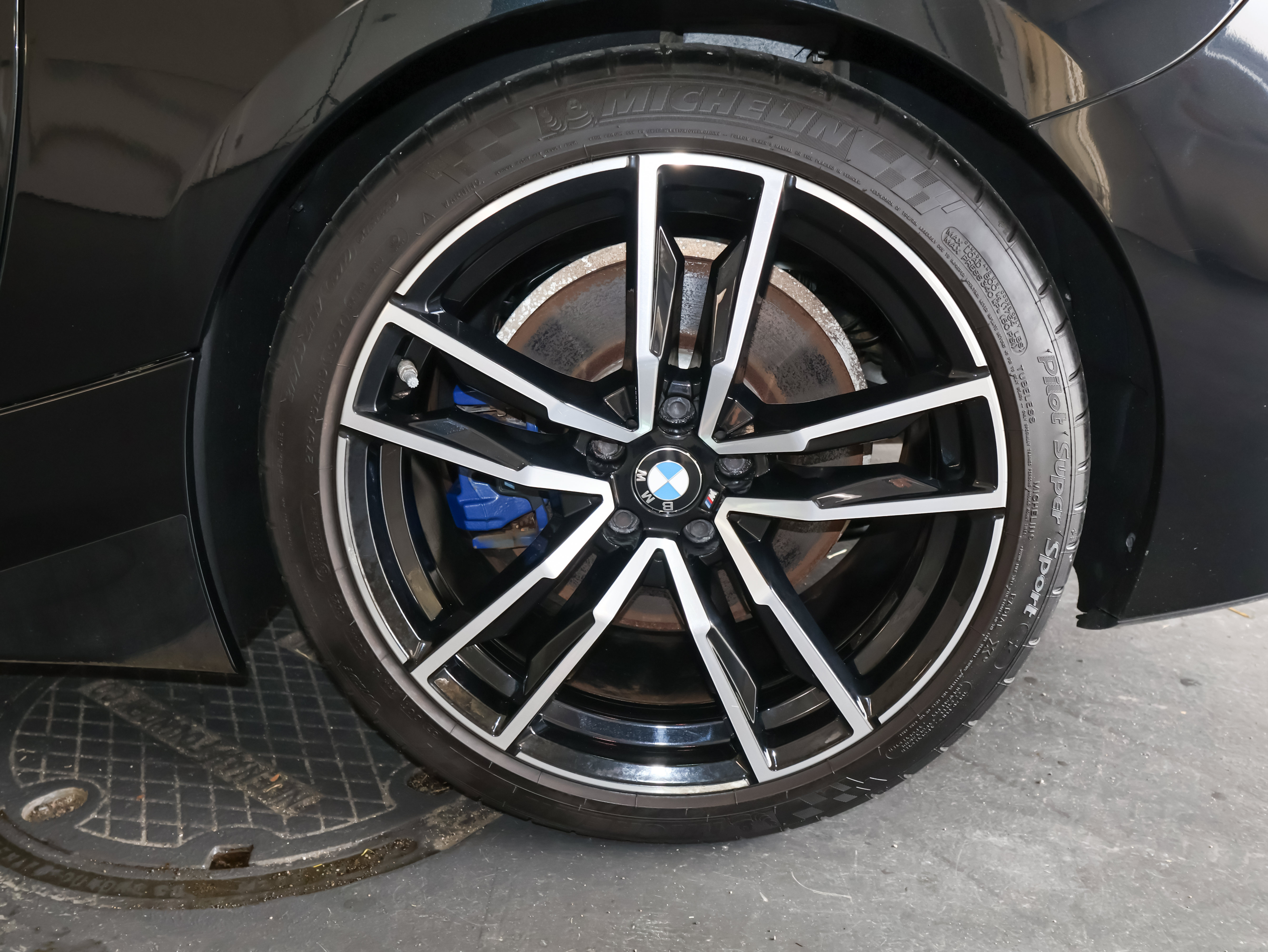 Used 2020 BMW Z4 M40i w/ Executive Package RWD image 36