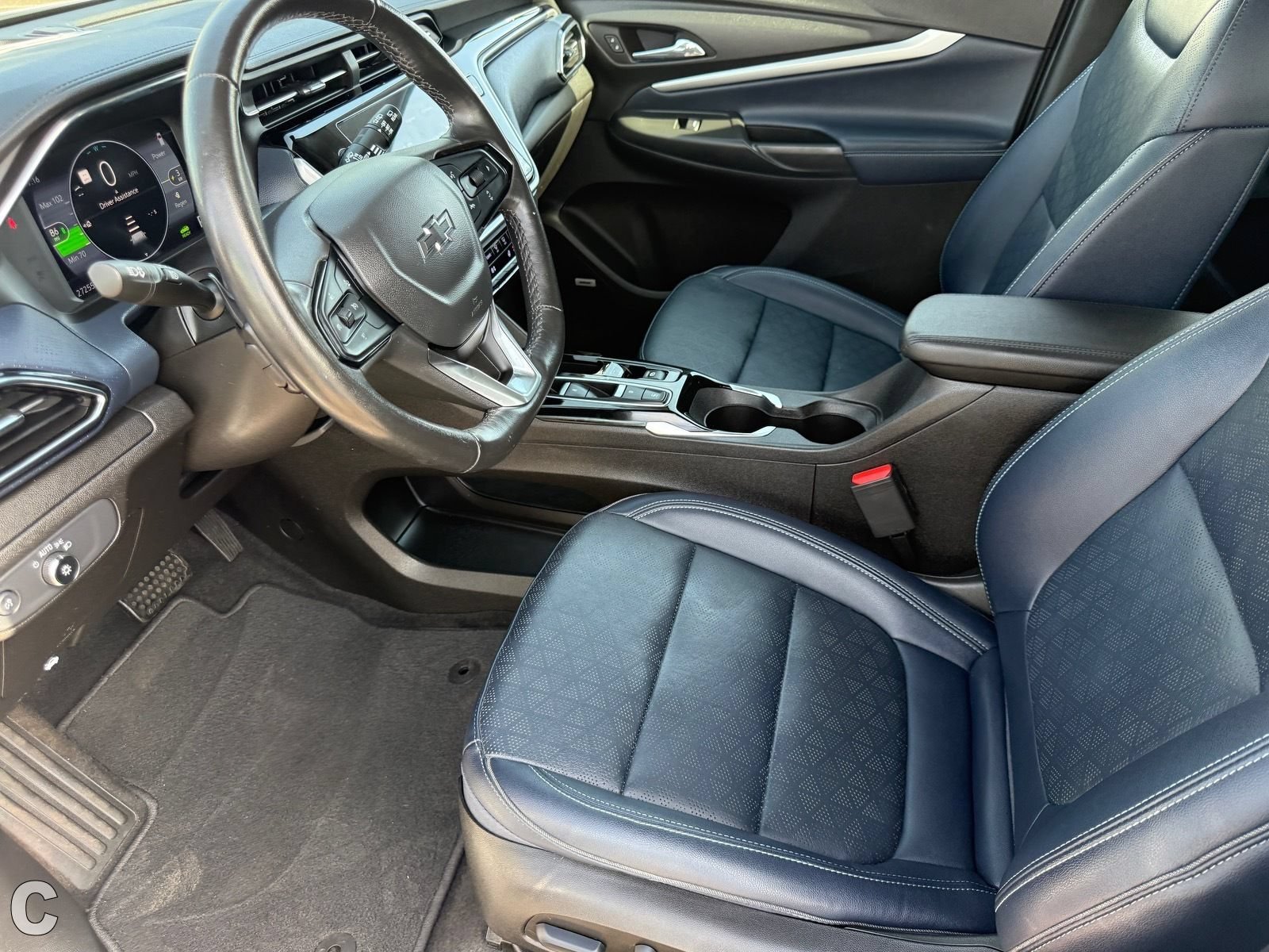 Certified 2023 Chevrolet Bolt EUV Premier w/ Sun & Sound Package FWD image 12