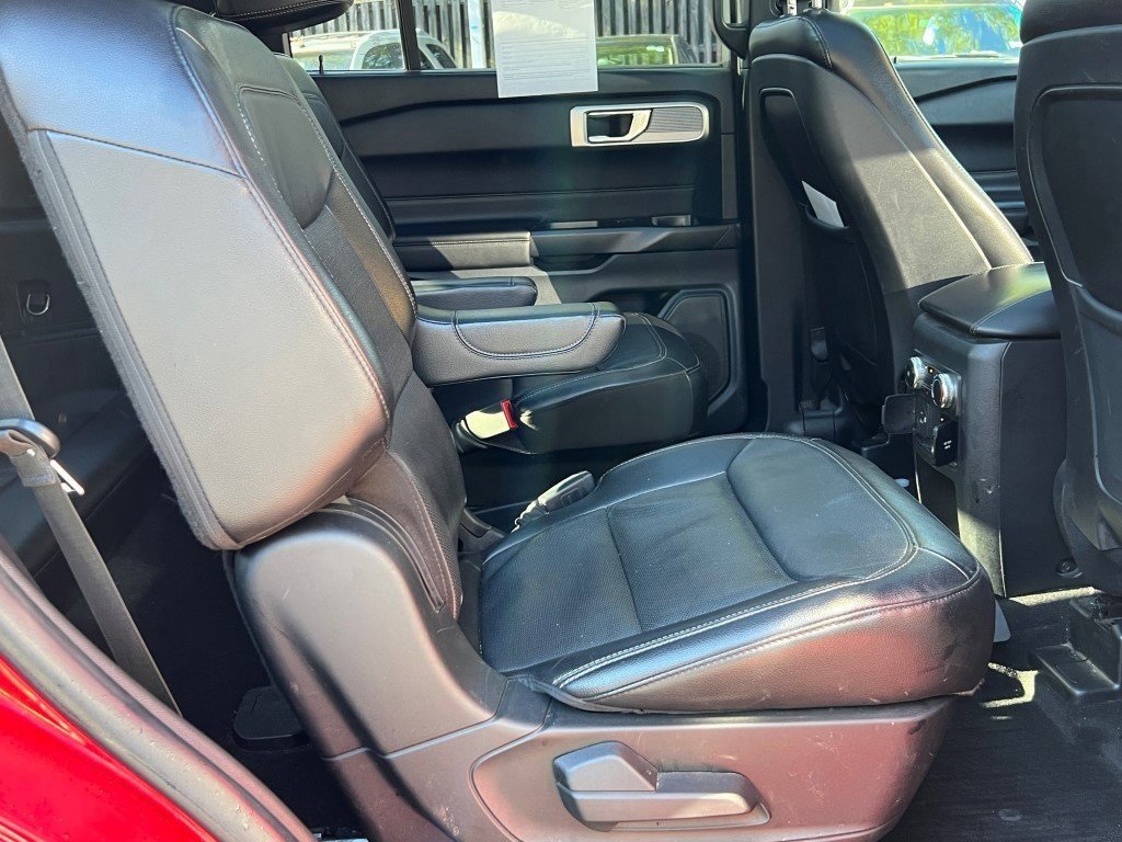 Used 2020 Ford Explorer Limited image 12