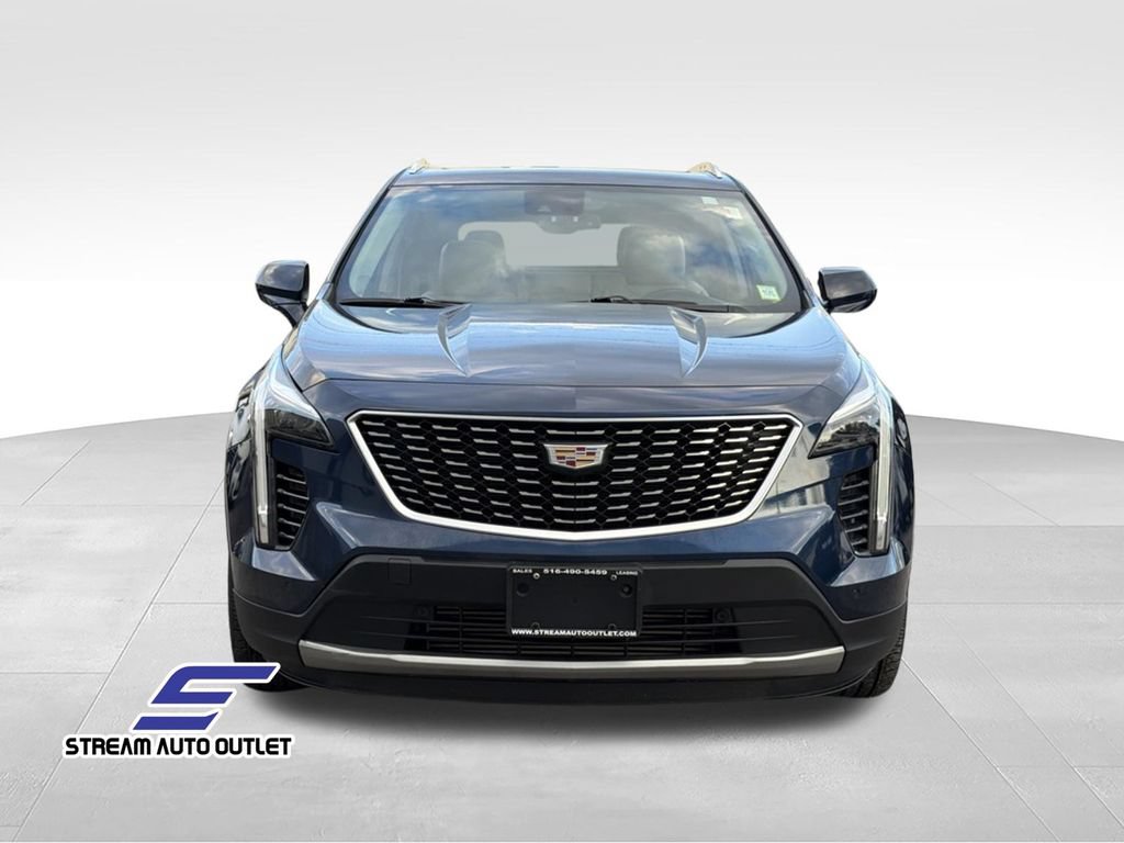 Used 2019 Cadillac XT4 Premium Luxury w/ Technology Package AWD/4WD image 2