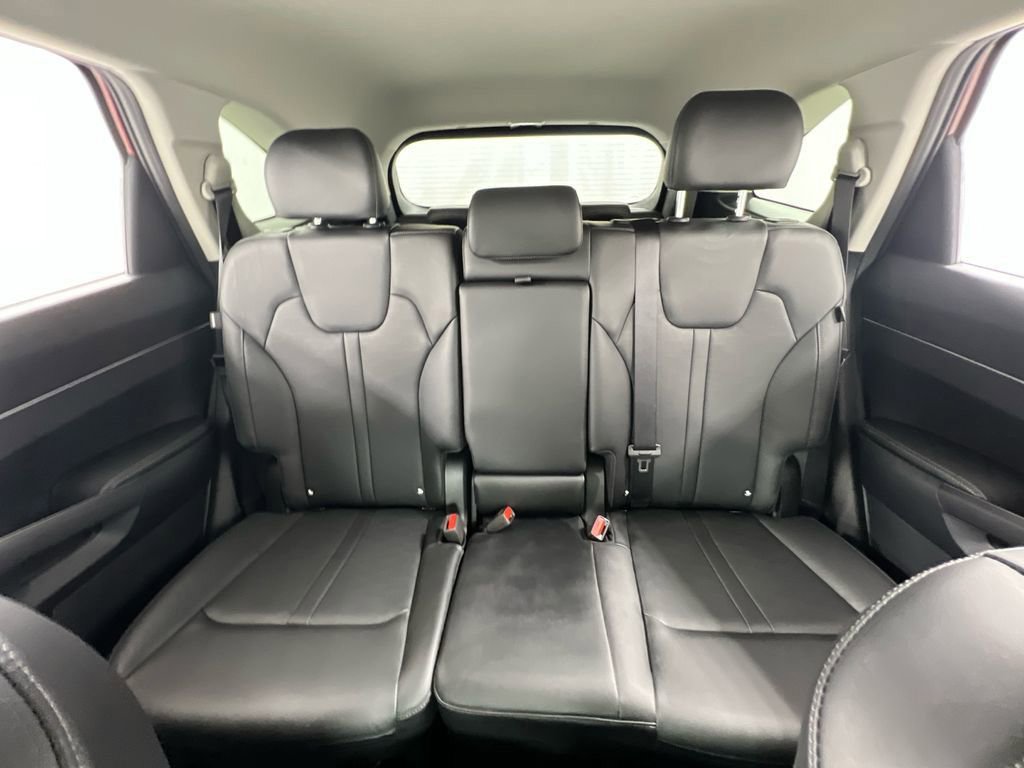 Used 2025 Kia Sorento S image 28