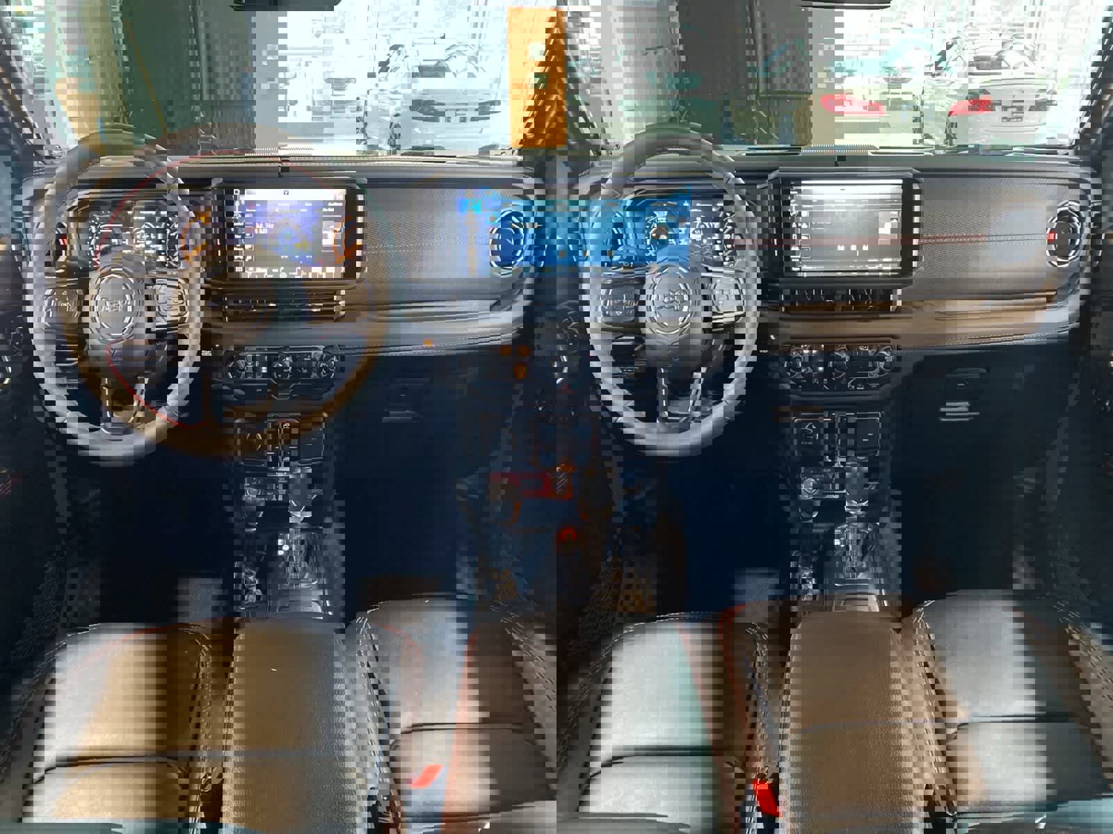 Used 2024 Jeep Wrangler Unlimited Rubicon image 12