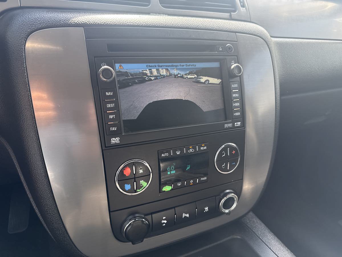 Used 2009 Chevrolet Suburban LT AWD/4WD image 28