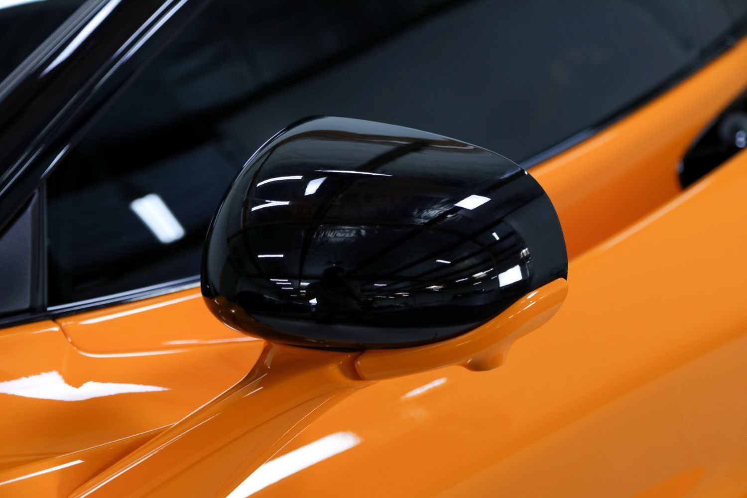 Used 2026 McLaren 750S Spider RWD image 17