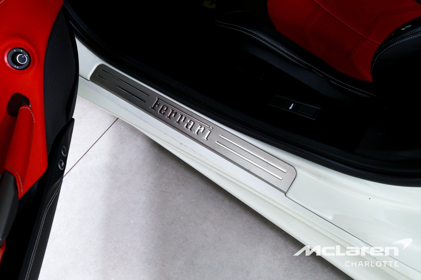 Used 2019 Ferrari 488 GTB RWD image 16