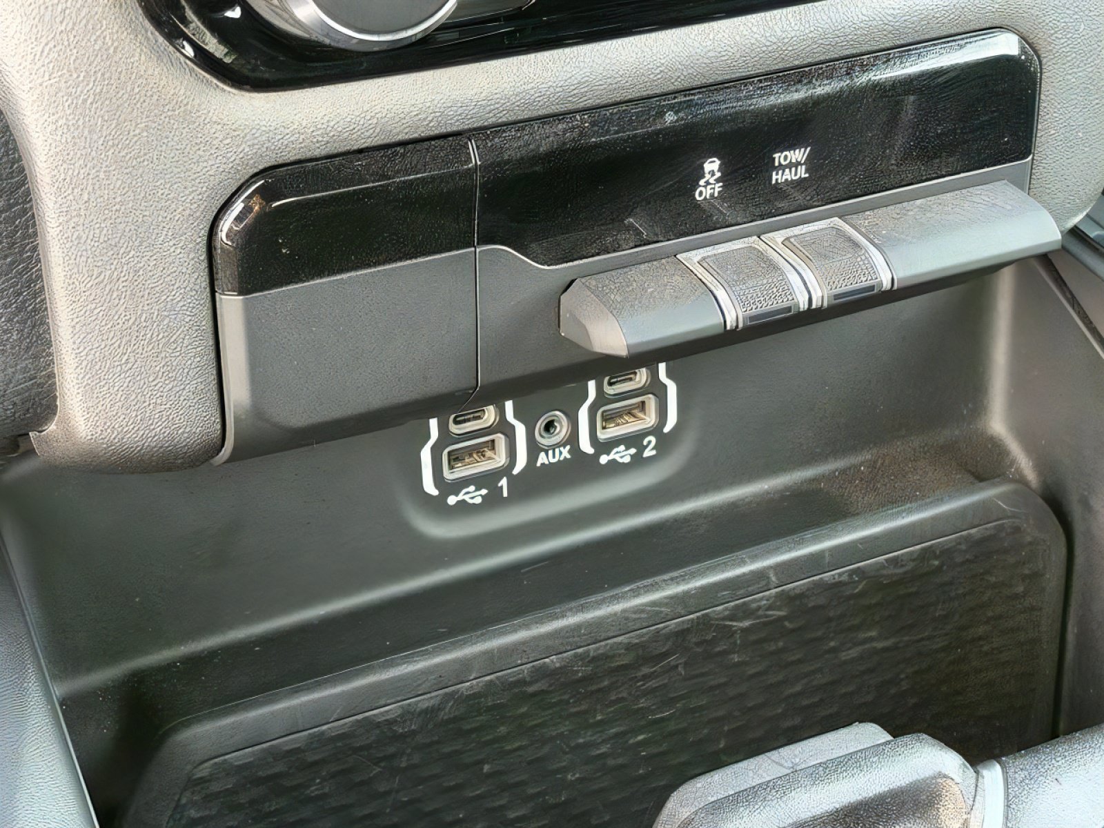 Used 2024 RAM 1500 Laramie AWD/4WD image 26