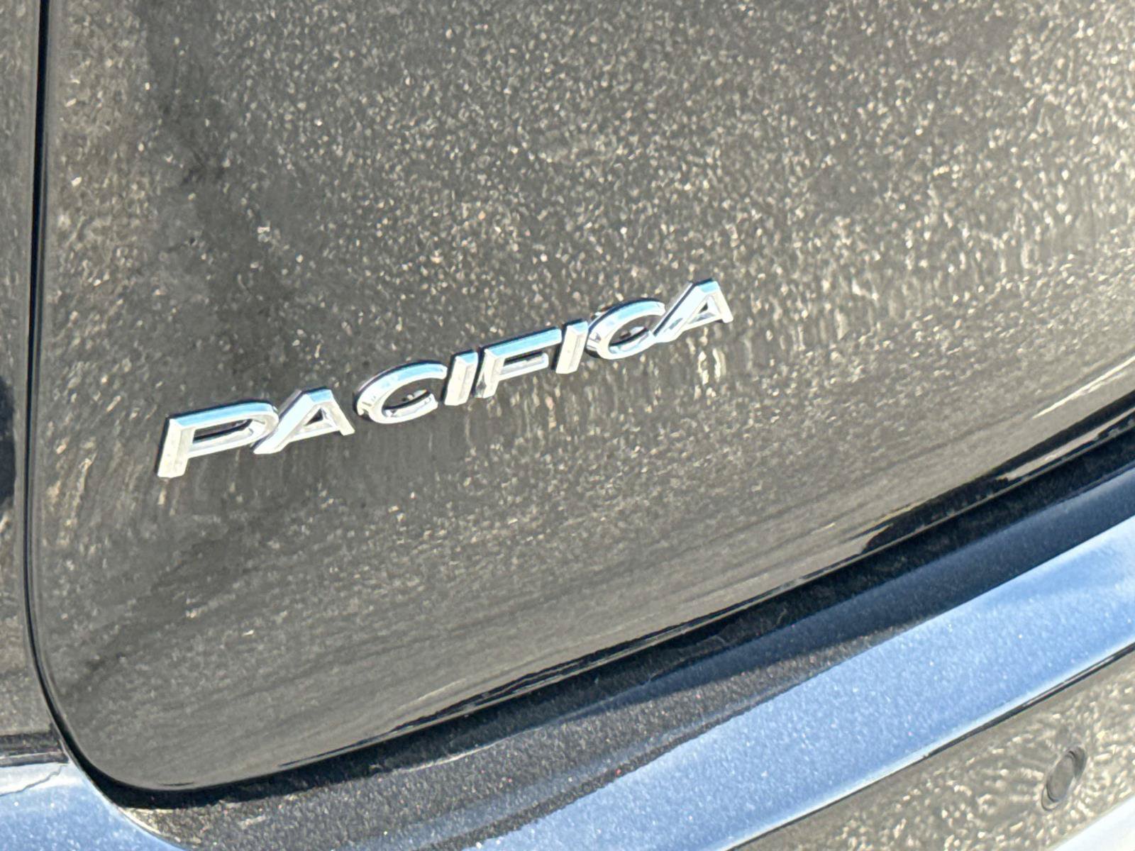 New 2027 Chrysler Pacifica Select w/ Family Tech Group AWD/4WD image 7