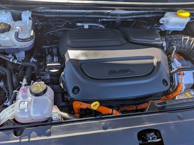 Used 2024 Chrysler Pacifica Select image 20