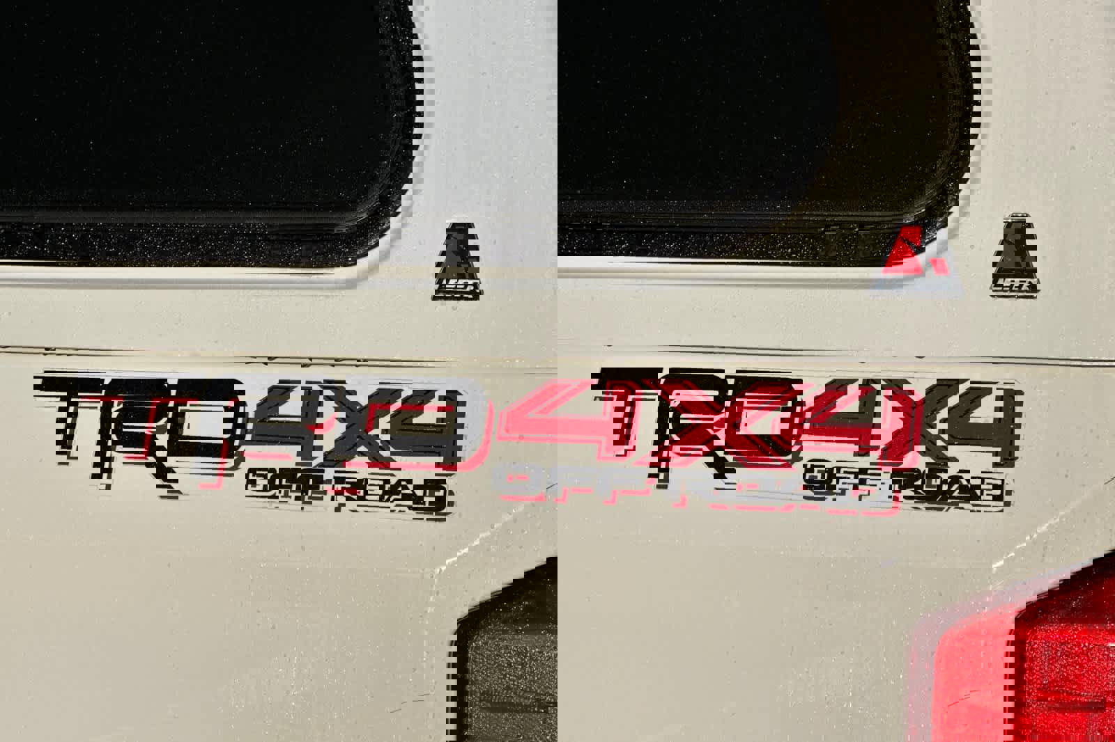 Used 2016 Toyota Tundra SR5 w/ TRD Off Road Package image 25