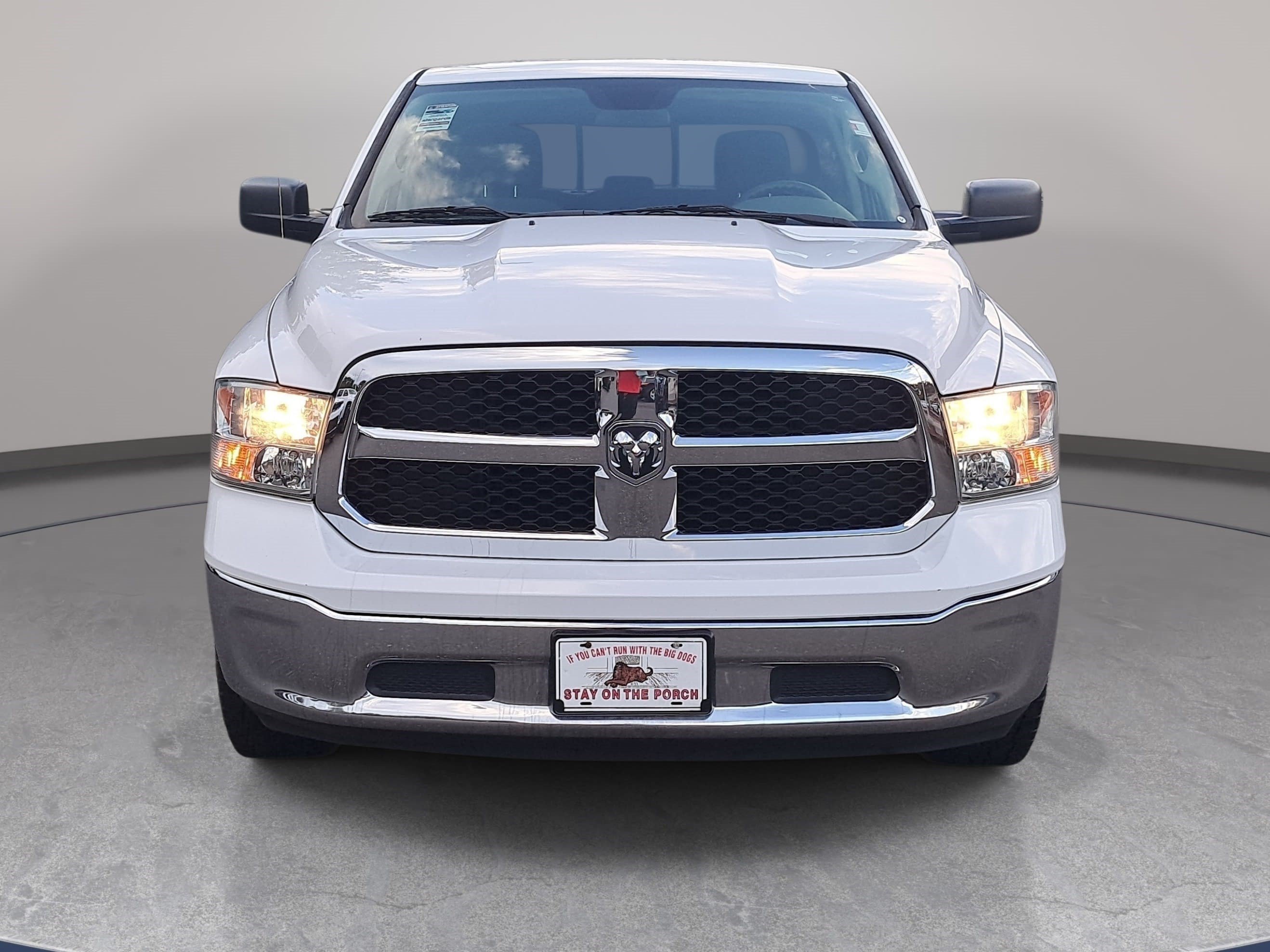 Used 2018 RAM 1500 Classic SLT AWD/4WD image 2