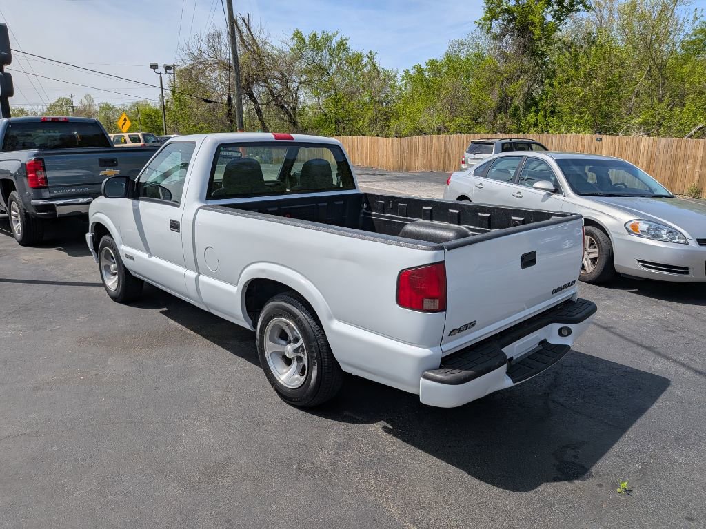 Used 1999 Chevrolet S10 Pickup LS w/ Preferred Equipment Group RWD image 5