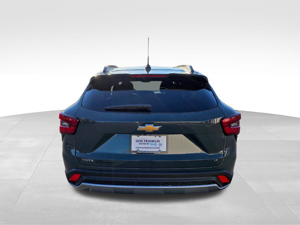 New 2026 Chevrolet Trax LT w/ LT Convenience Package FWD image 4