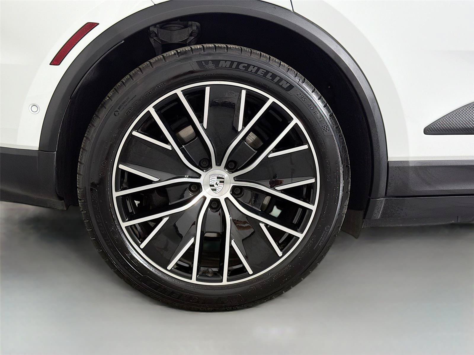 Certified 2025 Porsche Macan Electric RWD image 13