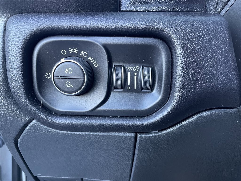 Used 2022 RAM 3500 Laramie AWD/4WD image 38