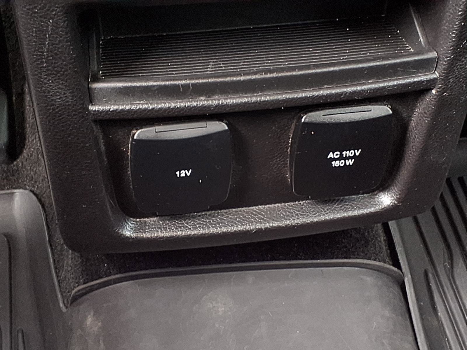 Used 2018 Ford Edge Titanium w/ Technology Package image 15