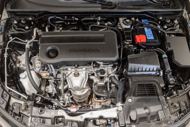Used 2025 Honda Civic Sport image 3
