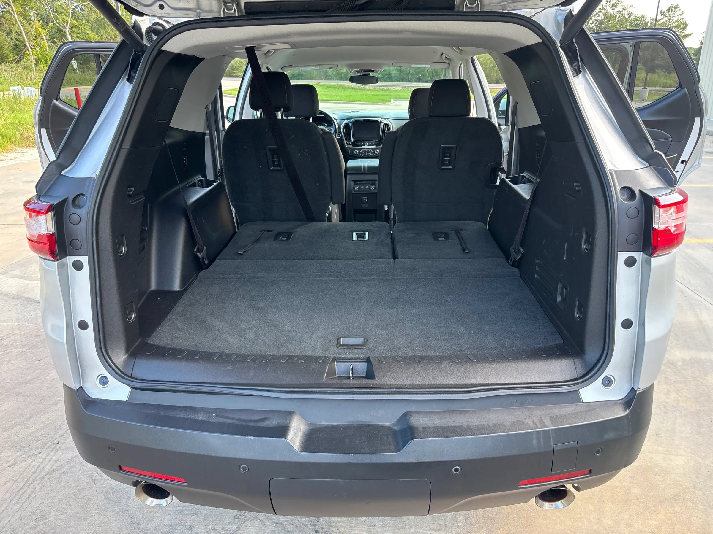 Used 2021 Chevrolet Traverse LT AWD/4WD image 18