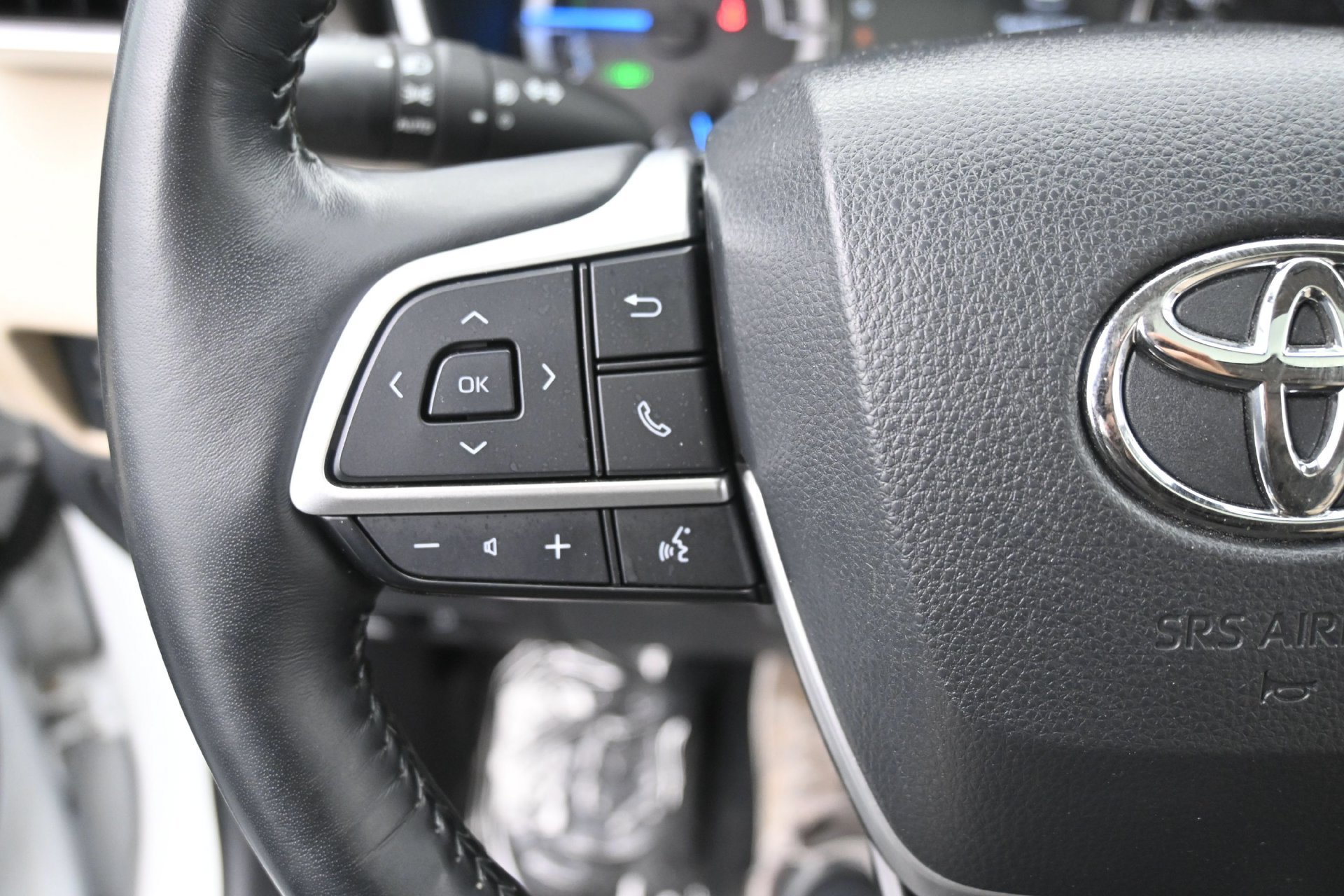 Used 2023 Toyota Highlander XLE AWD/4WD image 24