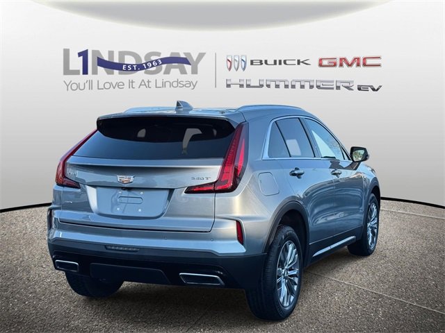 Used 2024 Cadillac XT4 Premium Luxury image 2