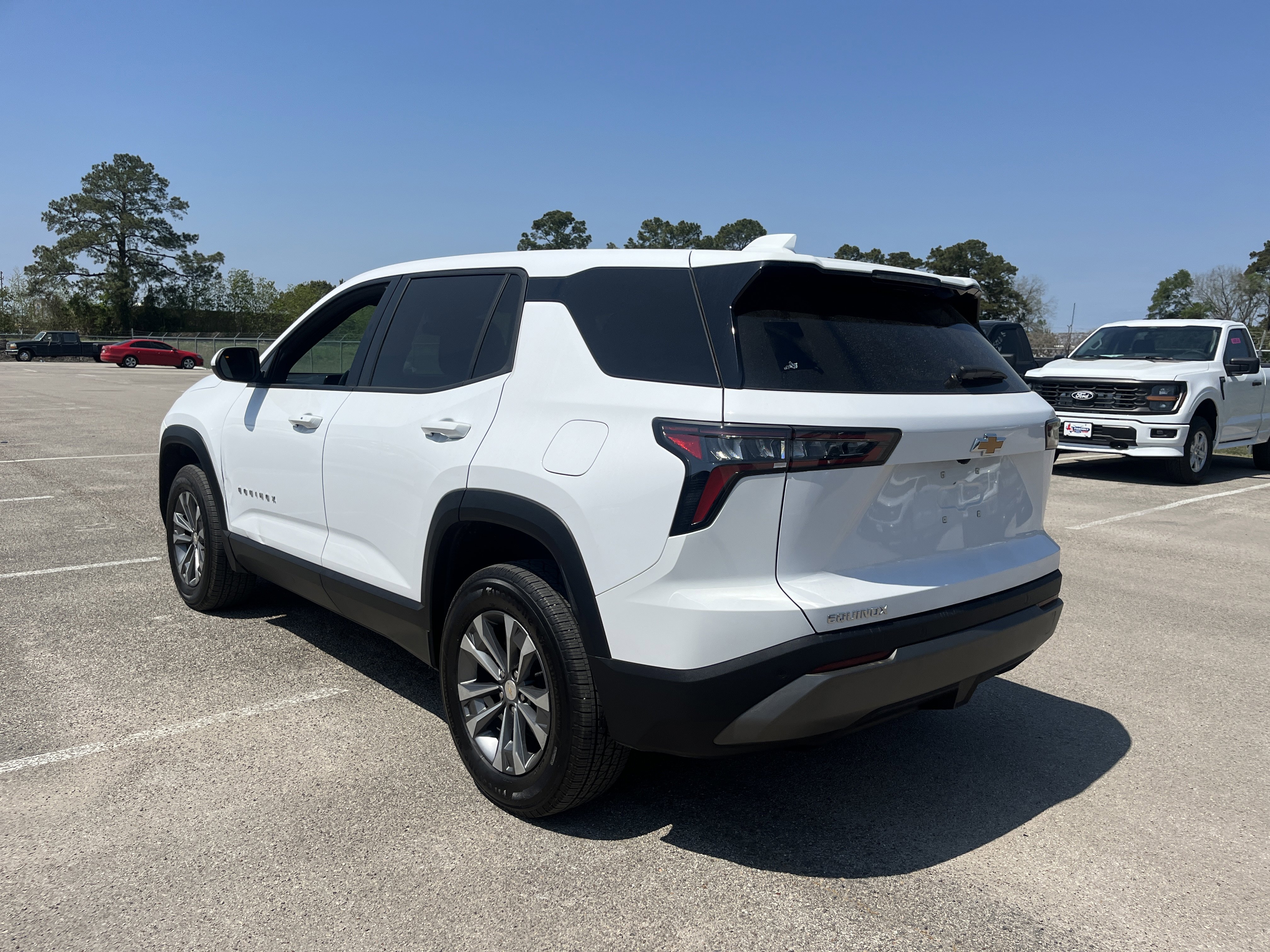 Used 2026 Chevrolet Equinox LT image 3