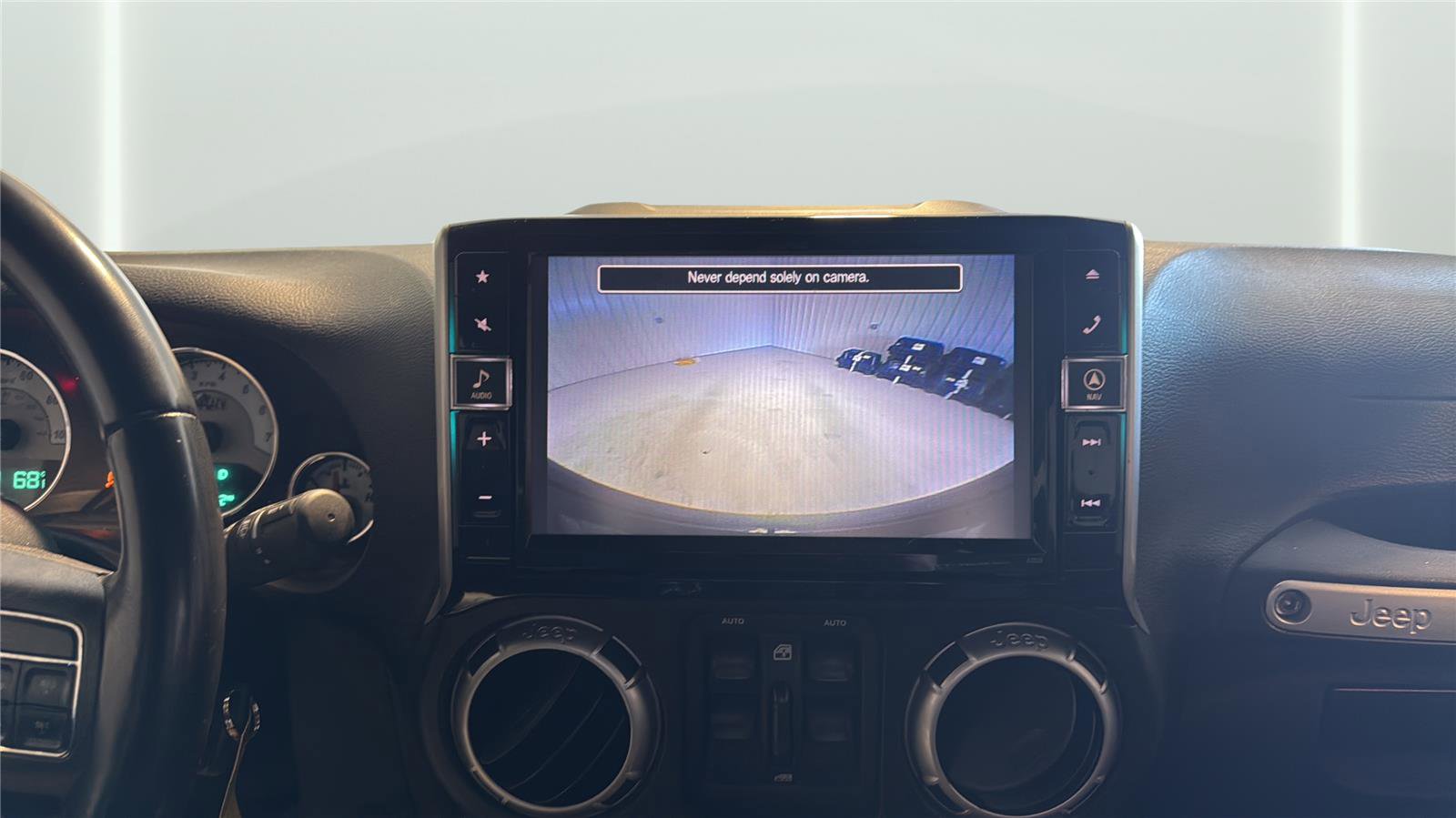 Used 2016 Jeep Wrangler Unlimited Rubicon w/ Dual Top Group AWD/4WD image 19