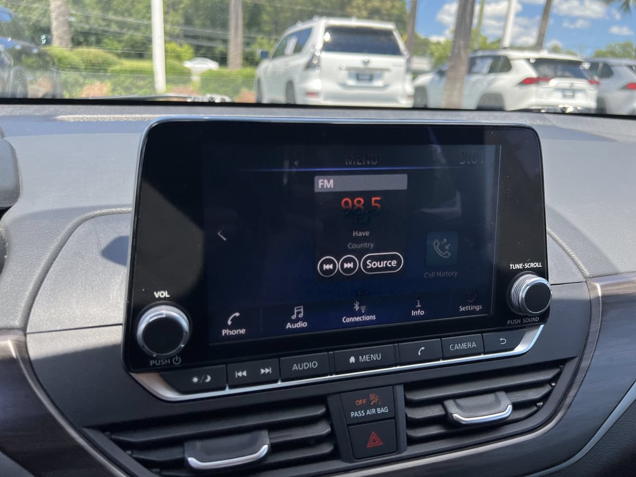 Used 2024 Nissan Altima 2.5 SV AWD/4WD image 23