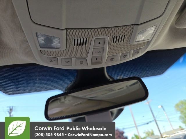 Used 2019 Ford Edge Titanium w/ Equipment Group 301A AWD/4WD image 19