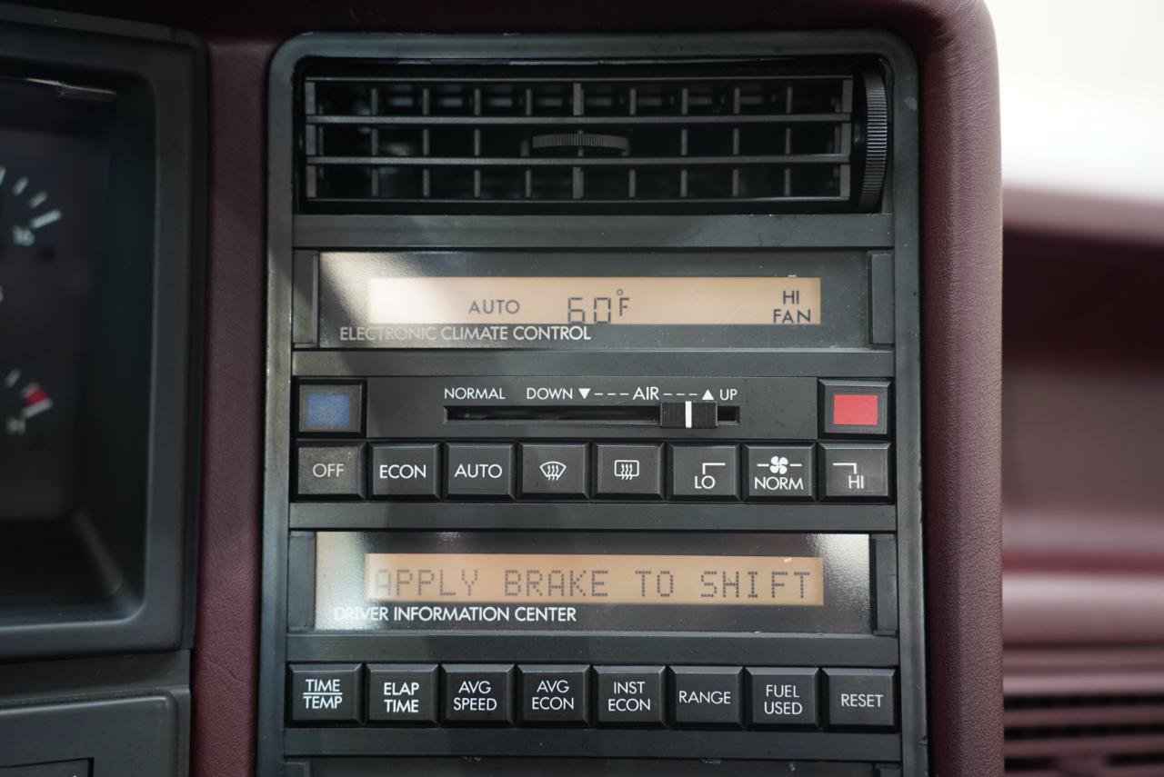 Used 1993 Cadillac Allante FWD image 17