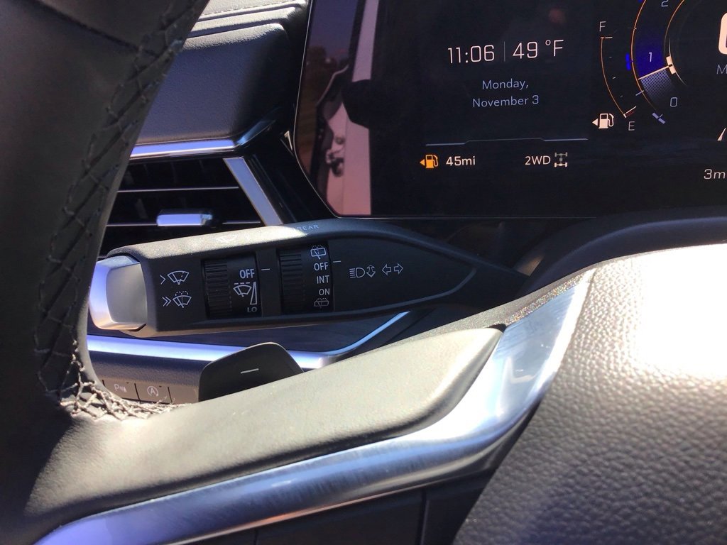 New 2026 Chevrolet Suburban LS image 38