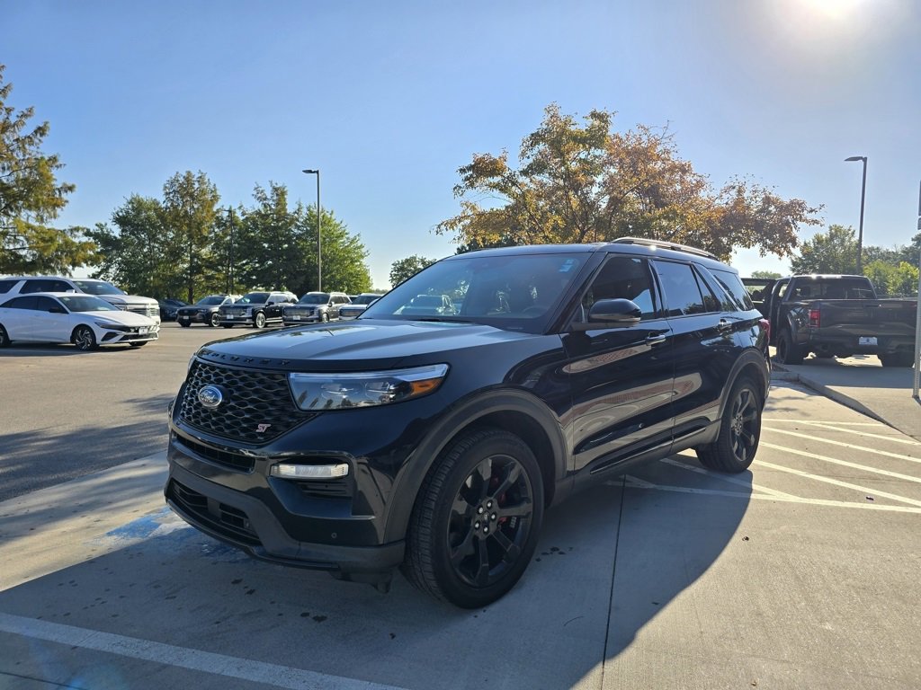 Used 2023 Ford Explorer ST w/ Equipment Group 401A image 3