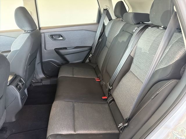 Used 2021 Nissan Rogue SV AWD/4WD image 17