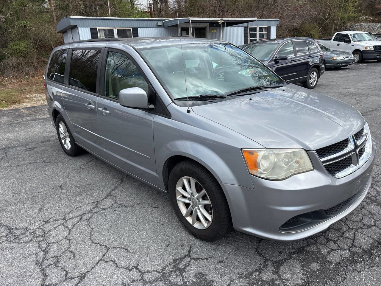 Used 2014 Dodge Grand Caravan SXT image 4