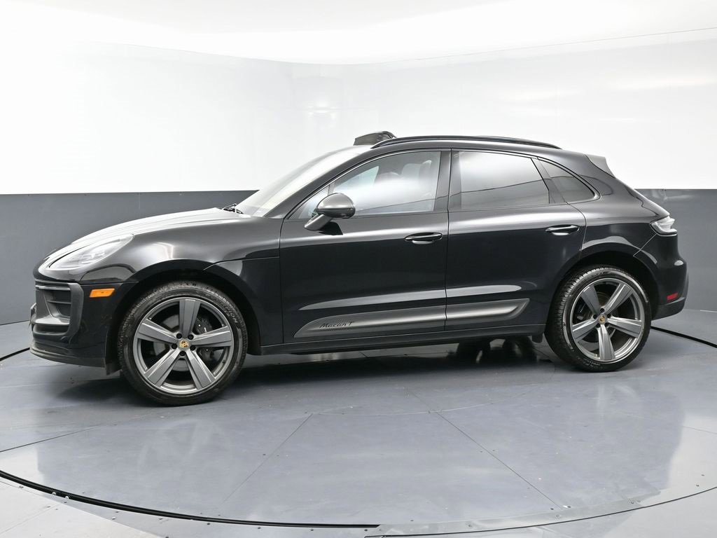 Used 2023 Porsche Macan Turbo image 5