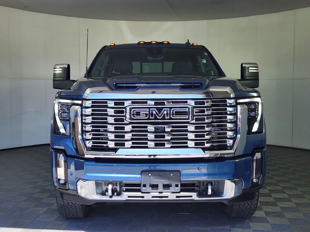 Used 2024 GMC Sierra 2500 Denali w/ Denali Reserve Package AWD/4WD image 2