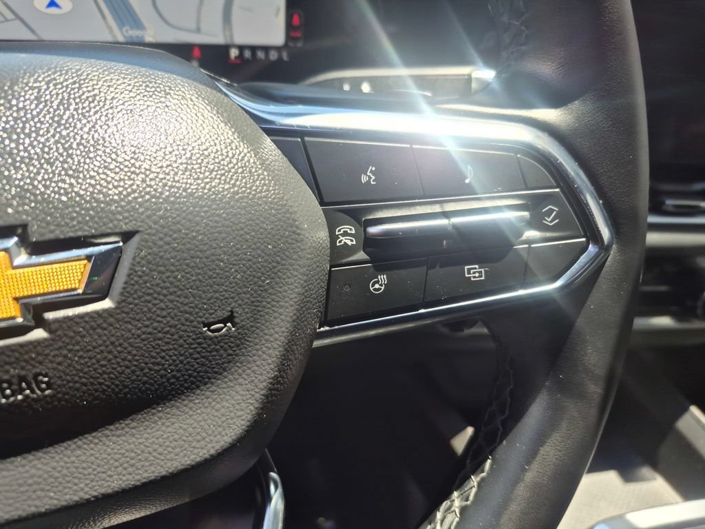 Used 2025 Chevrolet Equinox LT AWD/4WD image 11