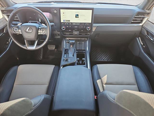 Used 2025 Lexus GX 550 image 19