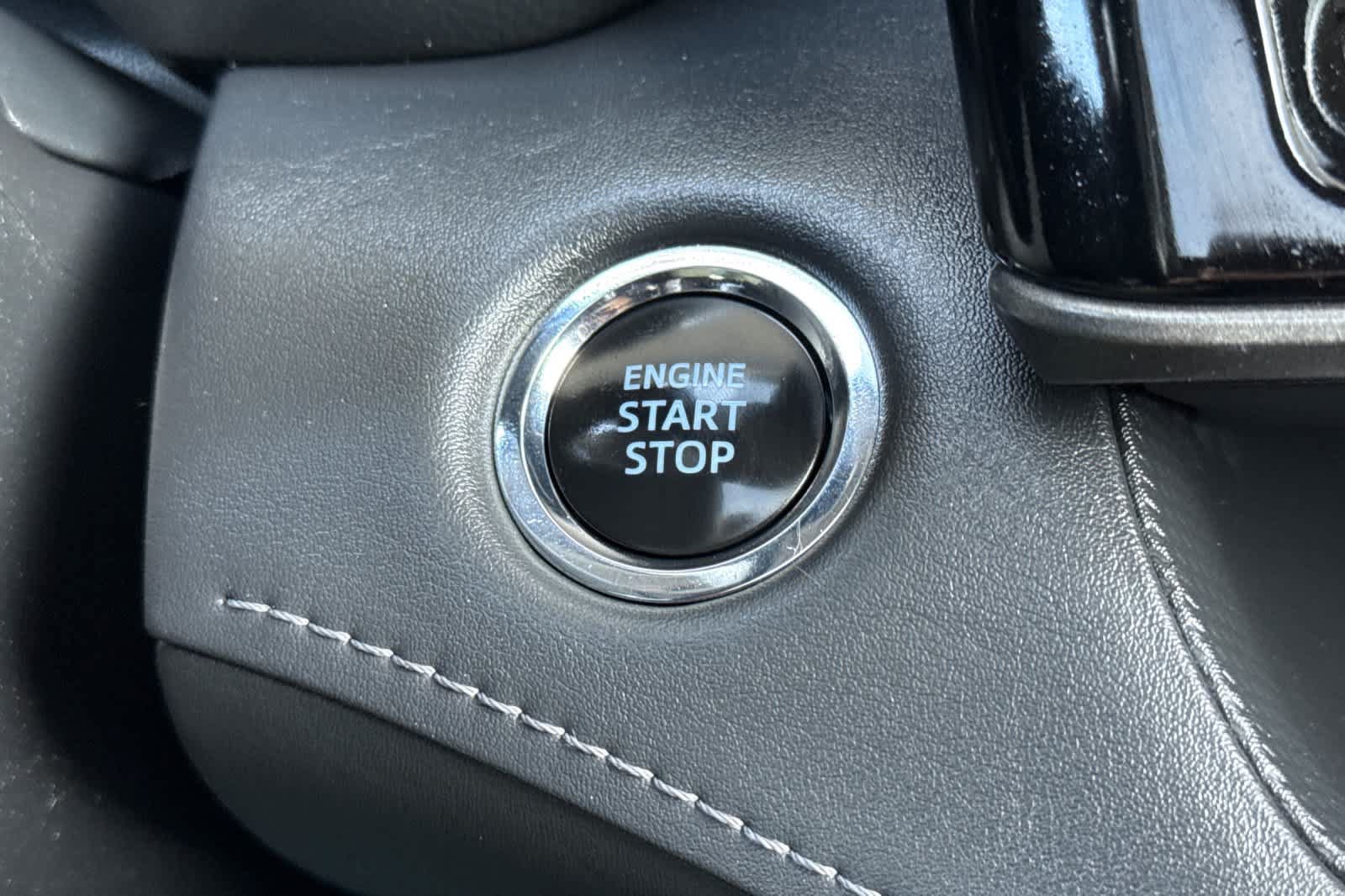 Used 2022 Toyota Highlander XLE AWD/4WD image 23