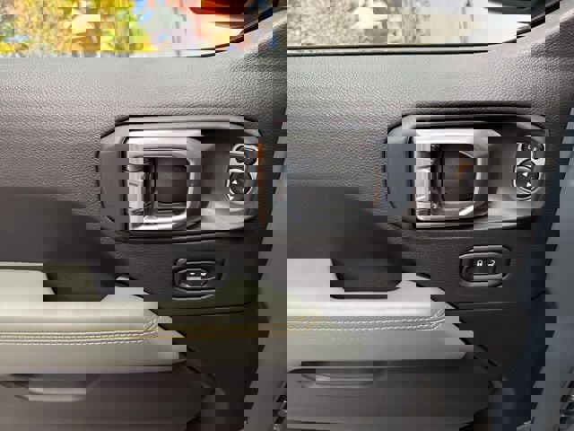 New 2026 Jeep Gladiator Mojave w/ Safety Group image 23